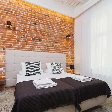 Onyx Oasis - 1Br With Ac & Balcony - Main Station-3