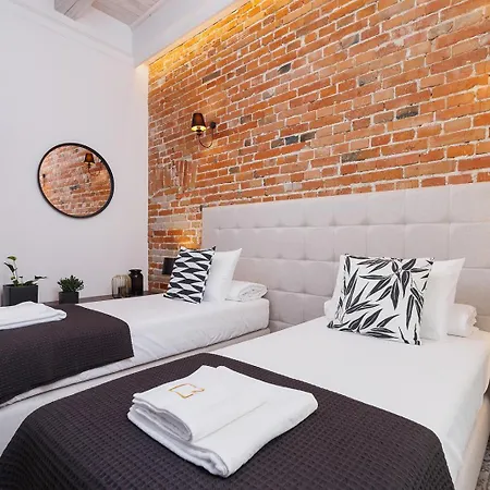 Onyx Oasis - 1Br With Ac & Balcony - Main Station-3