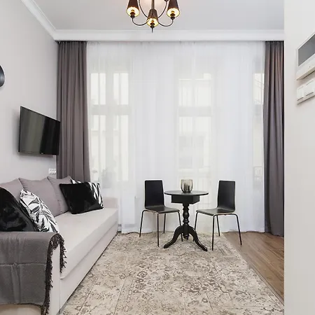 Onyx Oasis - 1Br With Ac & Balcony - Main Station-2
